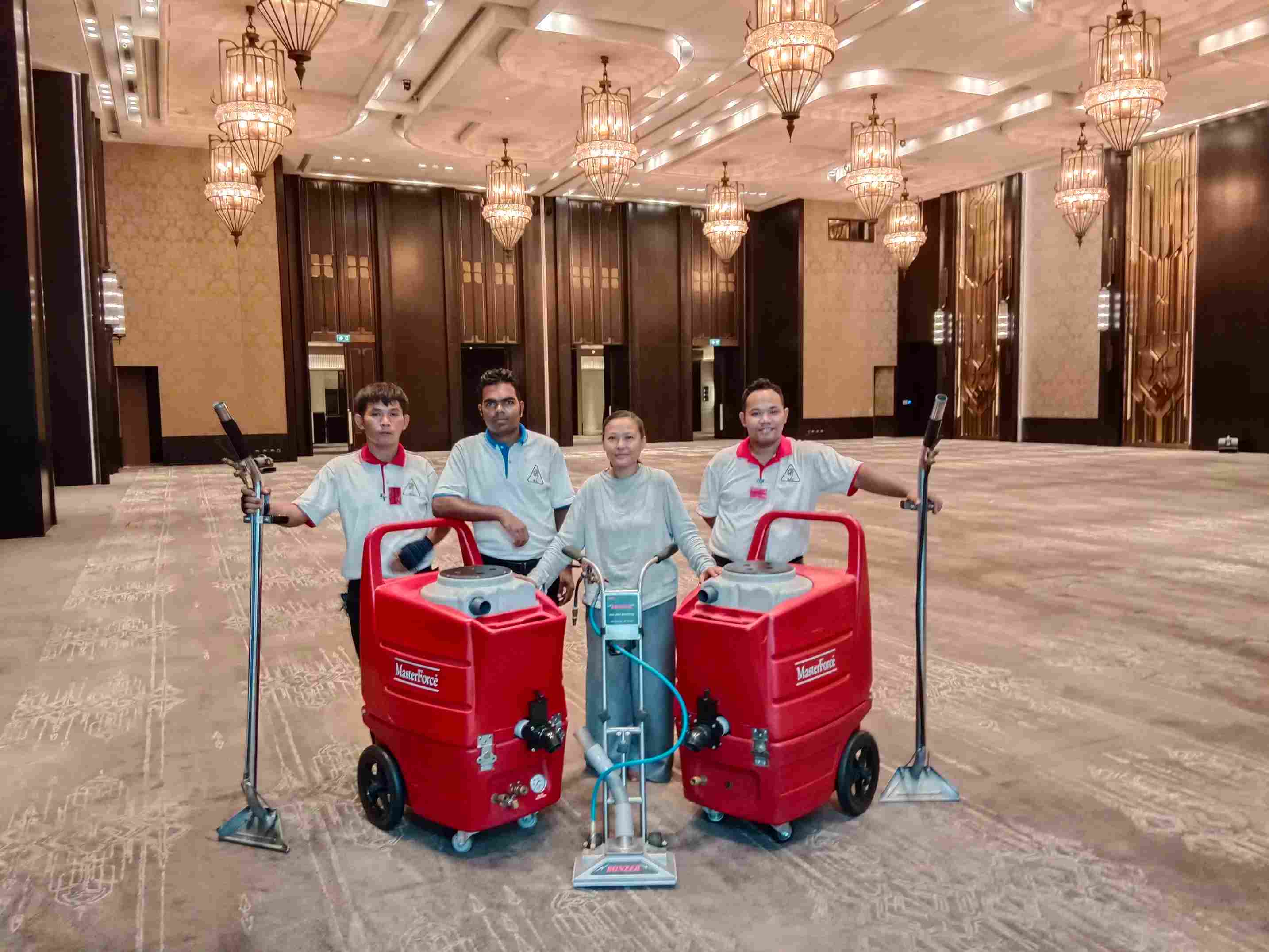 Commercial carpet extraction service